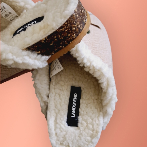 Land'sEnd sherpa bird embroidered slippers size 9 - Picture 3 of 8